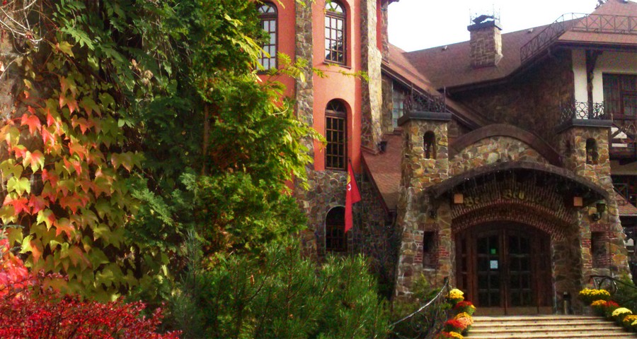 Осінь: спокійний умиротворений відпочинок у готелі в Україні у Карпатах - Закарпатті