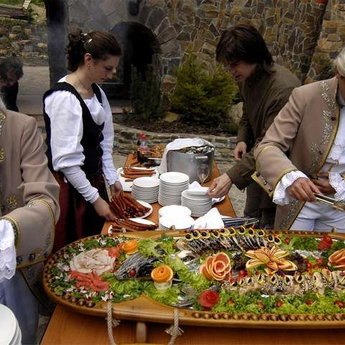 Banquets and buffets to corporate events in the Carpathians