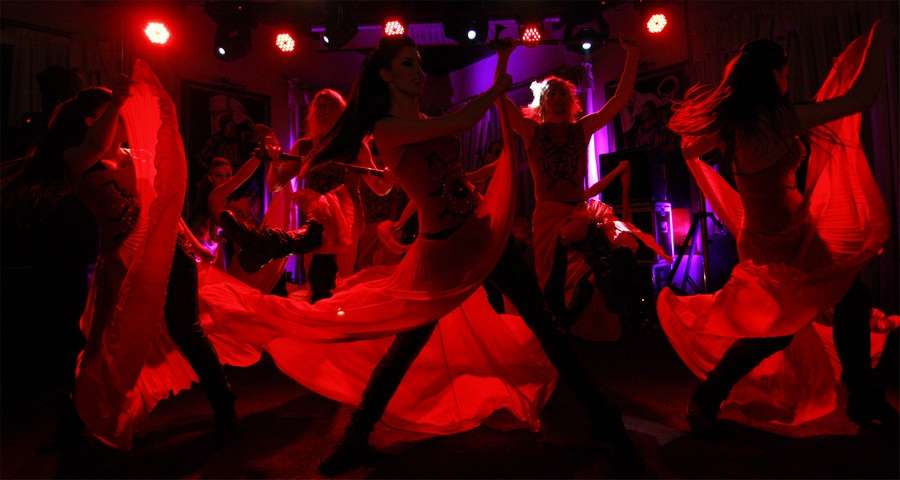 Новорічний корпоратив в Карпатах - яскраві танцювальні шоу