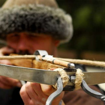 Shooting a crossbow