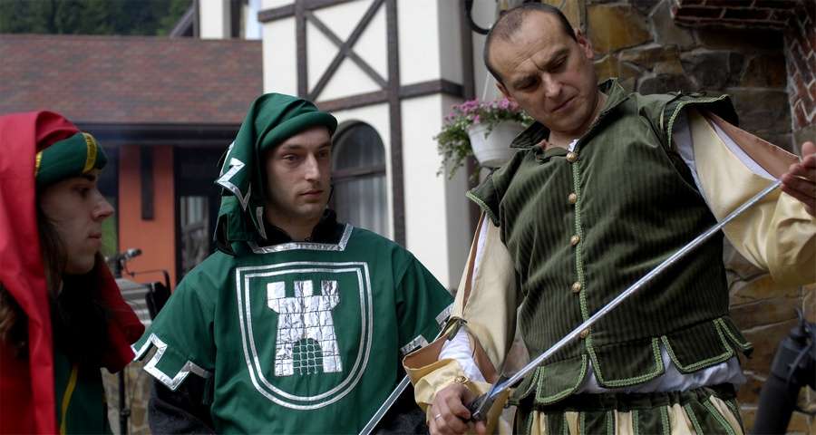 Середньовічні чоловічі костюми