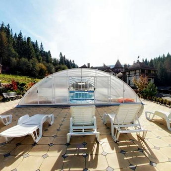 The swimming pool in the Carpathians, Mid-Autumn, Vezha Vedmezha Hotel