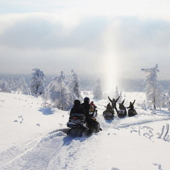 Поїздки на снігоходах по зимових Карпатах